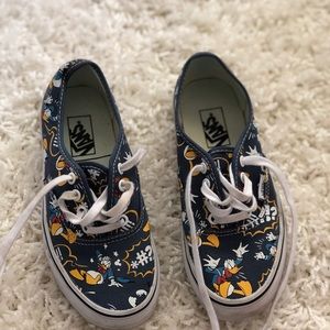 Donald Duck vans!
